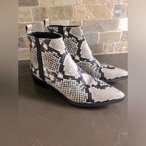 Marc Fisher size 8 Vivica Leather Snake Print Bootie Boots